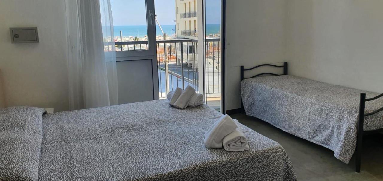 Hotel Venus Римини Екстериор снимка