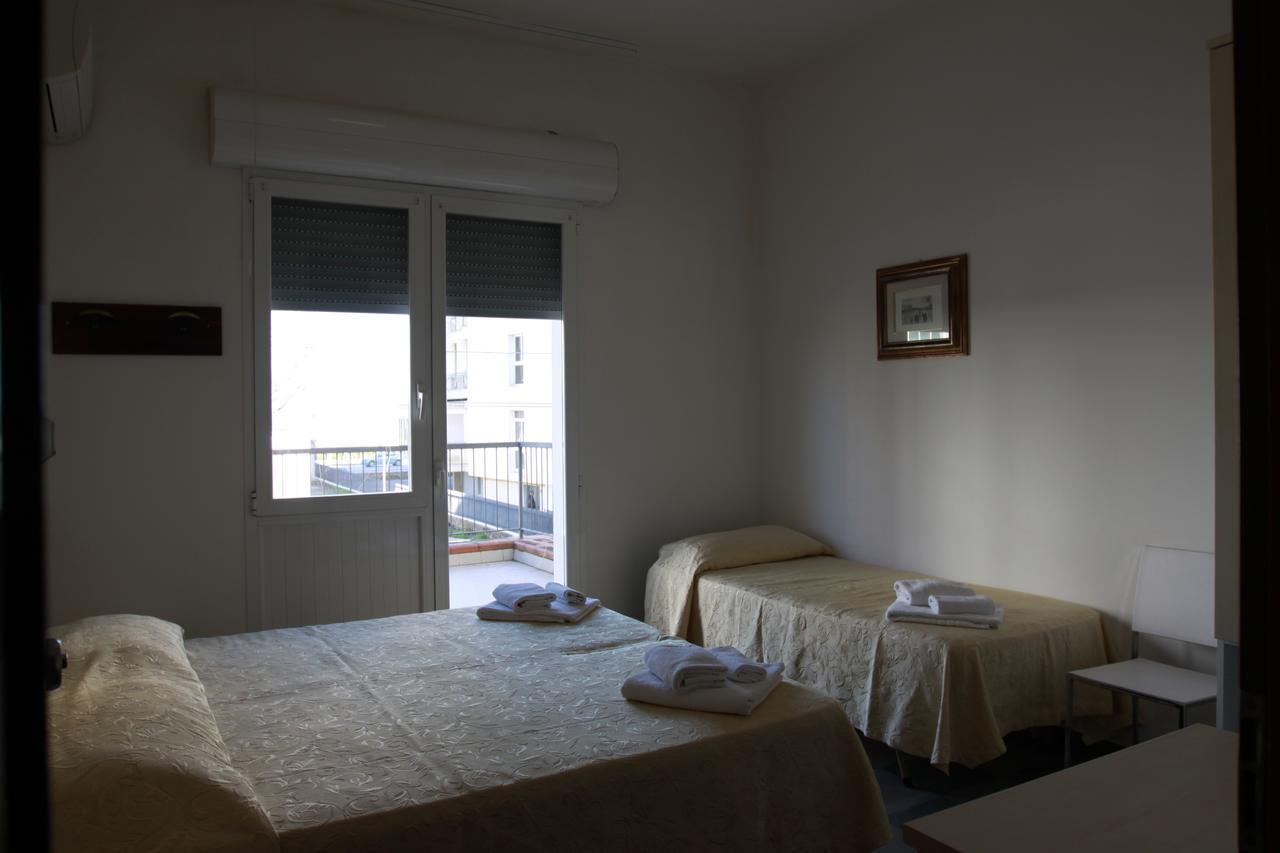Hotel Venus Римини Екстериор снимка