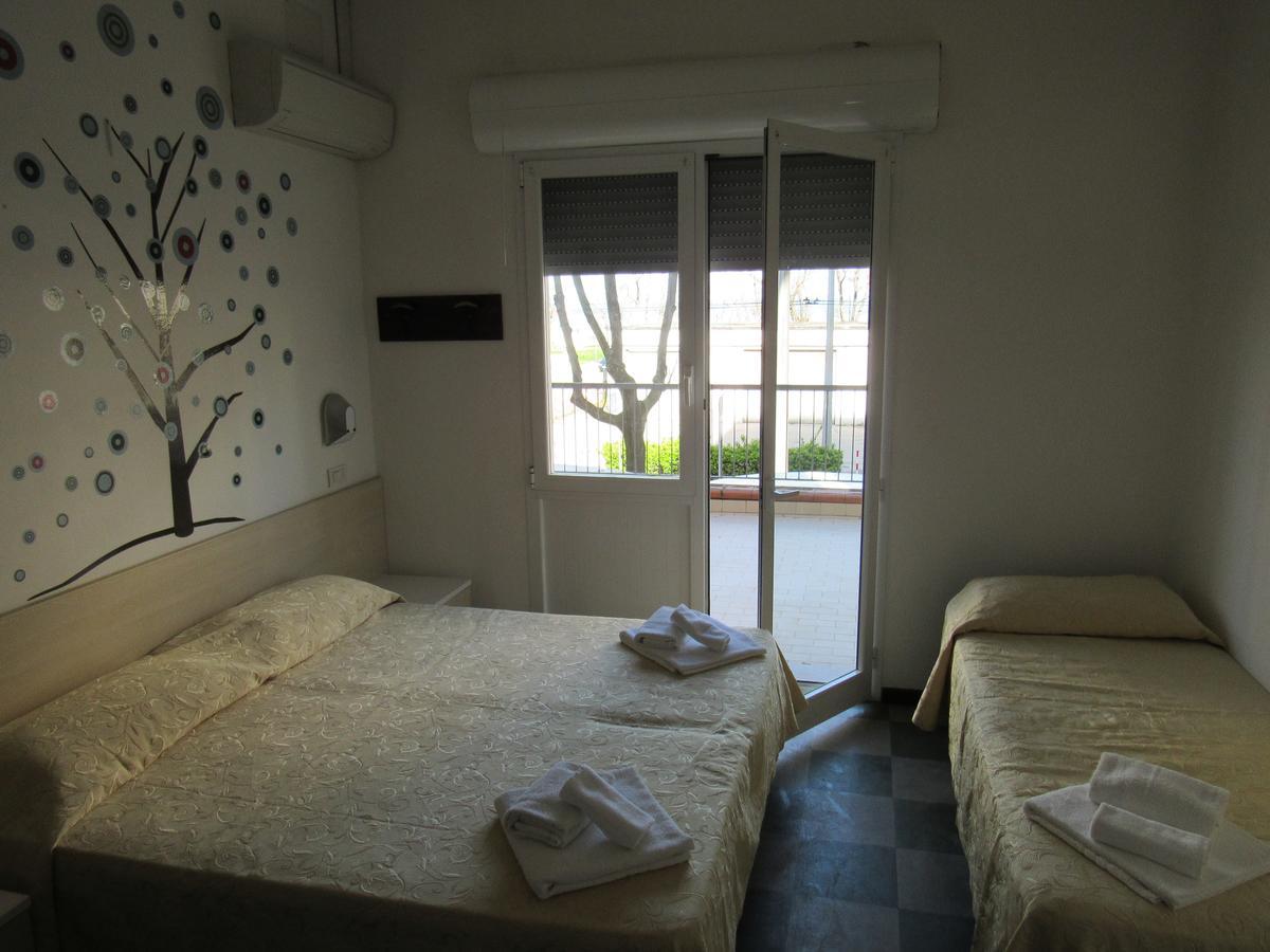 Hotel Venus Римини Екстериор снимка