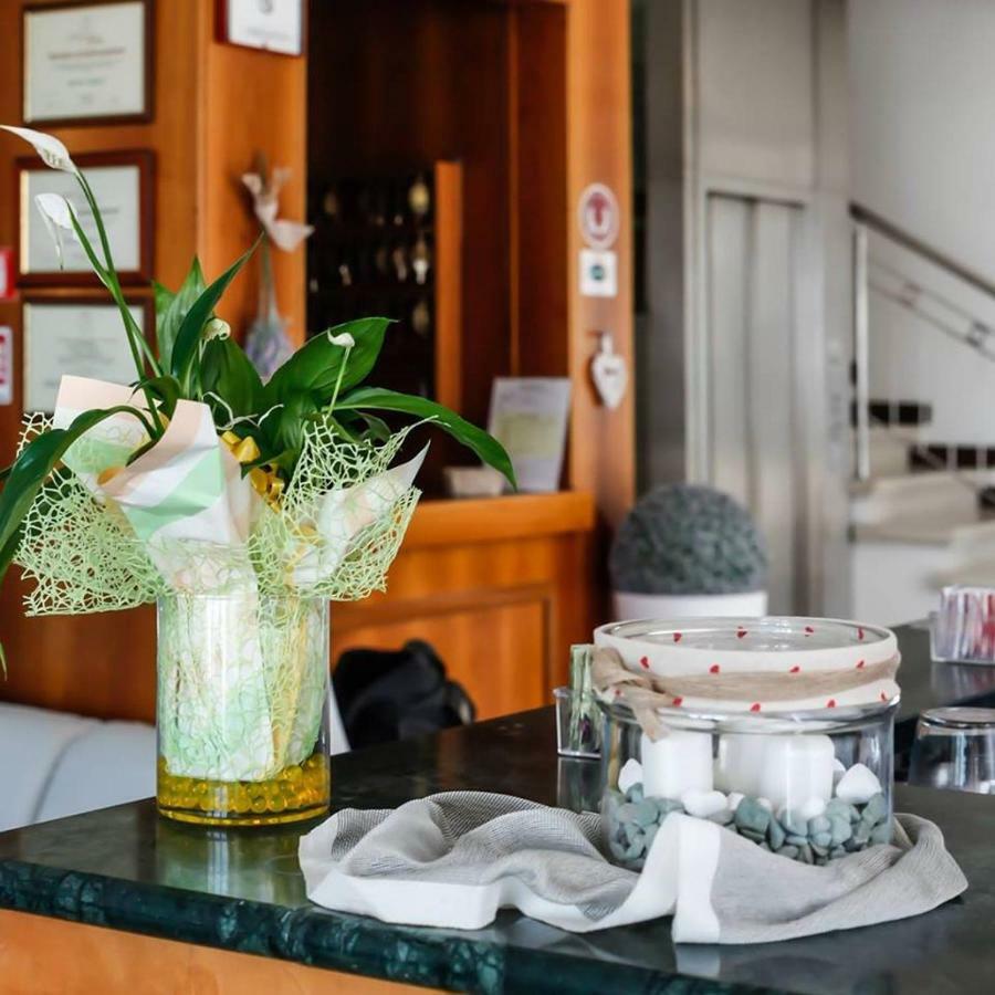 Hotel Venus Римини Екстериор снимка